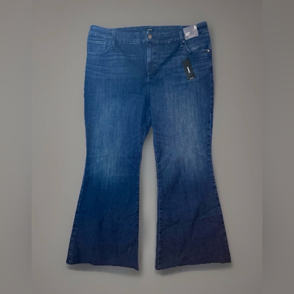 NWT Express Jeans Womens Blue 70s Flare Mid Rise Stretch Denim XL Short 38x31
